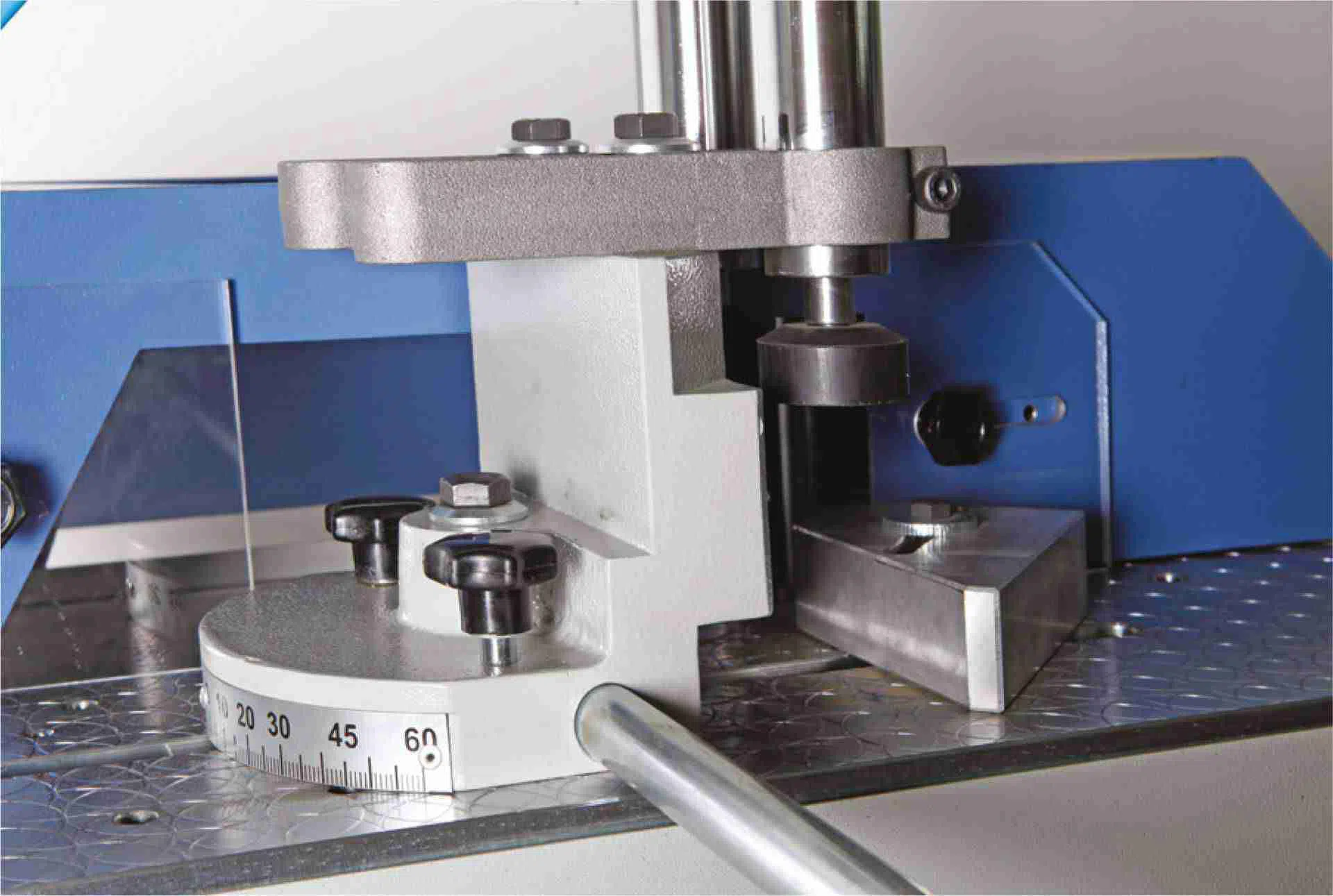 Manuel Single Head Aluminium Profile End Milling Machine