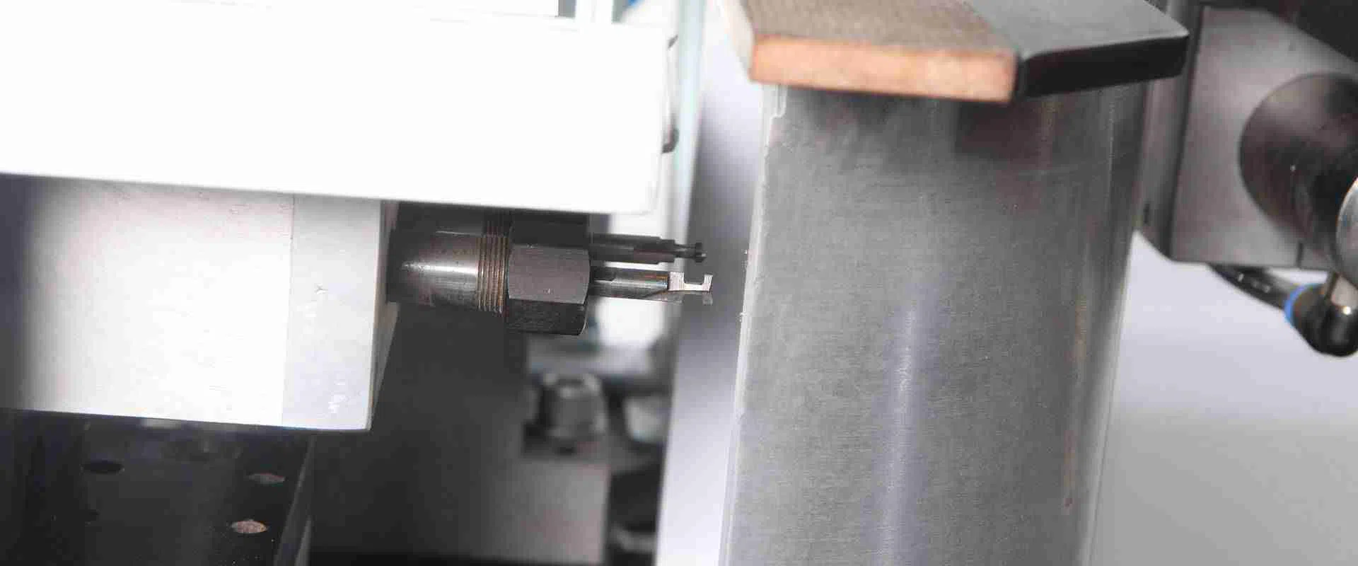 Double Miter 45°/90°Twin Saw and Dowel Router