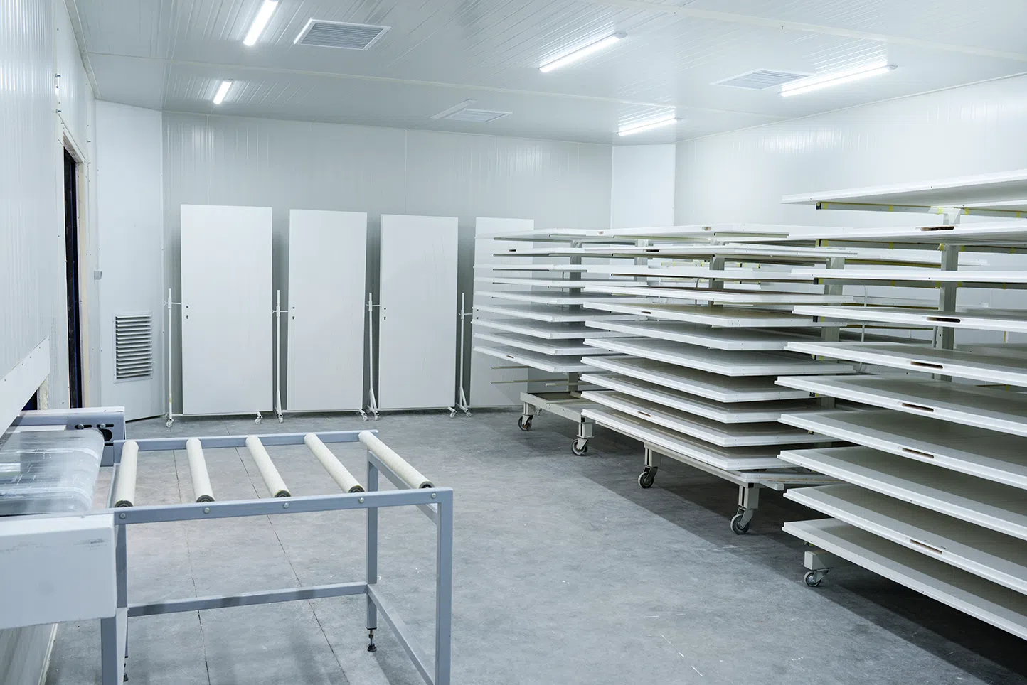 Positive Pressurized Drying Cabinet